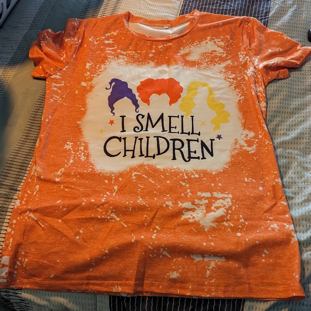 Hocus Pocus inspired I Smell Children Tshirt